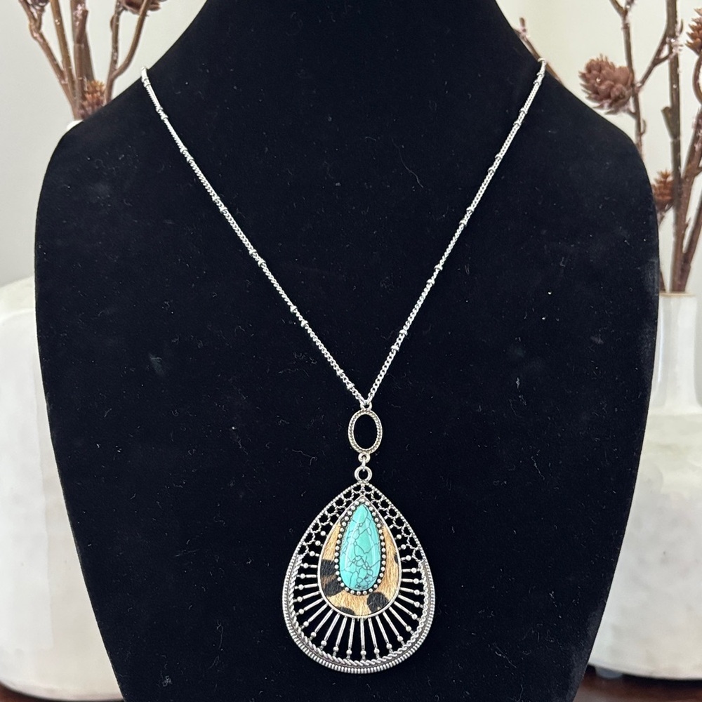 Carol D Studio Silvertone chain,teardrop pendant w/turquoise stone,leopard print